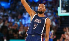 开云平台-伦敦球队主教练发表公开声明，促进体育团结