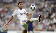 开云体育登录-新王当立，旧神隐退，贝林厄姆加冕之战与丹麦童话背后的足球残酷物语