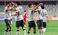 开云下载-东道主运动员在射箭比赛中击败对手，晋级半决赛的简单介绍