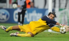 开云官网-卫星车队的绝杀，当红牛二队掀翻法拉利，阿隆索在领奖台点燃战火