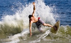 开云平台-冰火交击，双星共燃，日本队横扫瑞典的喧嚣与樊振东点亮的沉默炬火