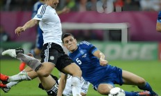 开云体育入口-冰岛足球俱乐部在欧洲足球联赛中展现斗志