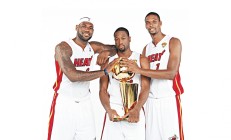 开云下载-群体智慧VS个人英雄，羽毛球场上的两种生存哲学