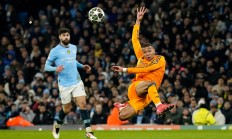 开云体育平台APP-包含马赛客场不敌对手，欧战希望渺茫的词条