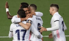 开云体育平台APP-包含乌拉圭碾压巴萨，卡塞米罗状态火热的词条