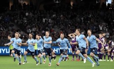 开云体育中国-法兰克福客场失利，争夺欧战资格之路多艰