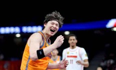 开云体育app-上海男篮成功反弹，赢得关键胜利的简单介绍