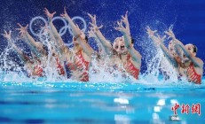 开云APP-俄罗斯游泳冠军诞生，全国欢腾