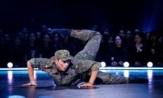 开云体育下载-球场上掀起的风暴令人热泪盈眶