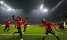 开云体育平台APP-包含AC米兰后防架不可破，实力凸显的词条