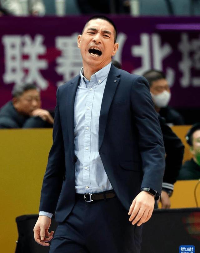 关于澳大利亚队员展现出色表现，获得掌声喝彩的信息