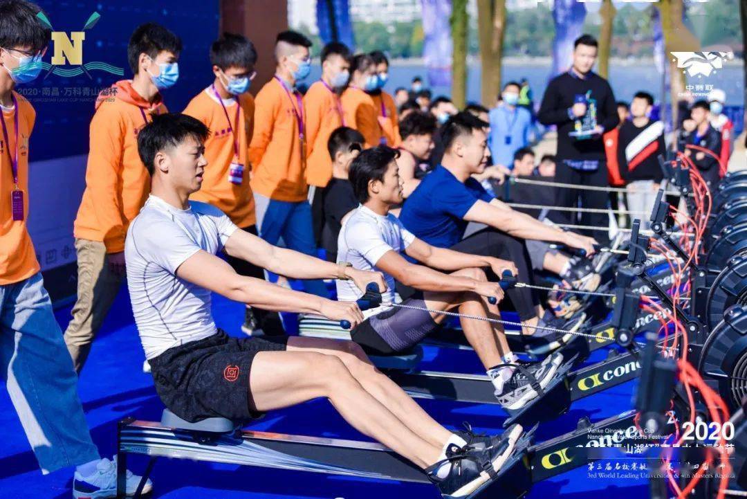 摩洛哥运动员在赛艇比赛中创造佳绩