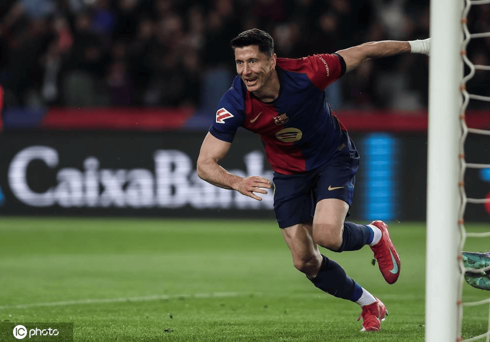 巴塞罗那新星单刀破门！