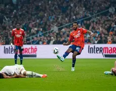 里恩队球员状态不佳，定位失误频现