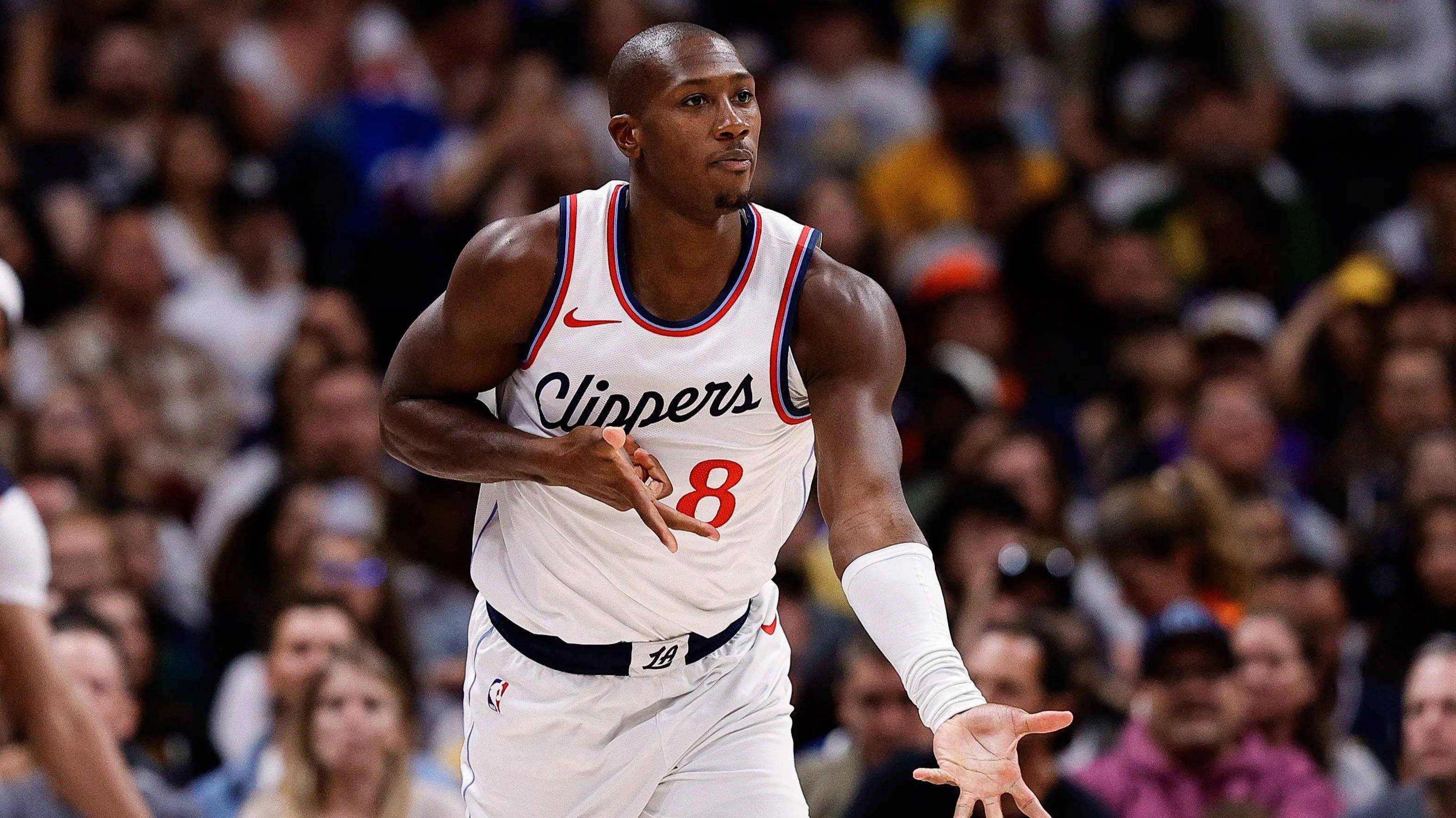 快船大胜对手，继续保持不败记录的简单介绍