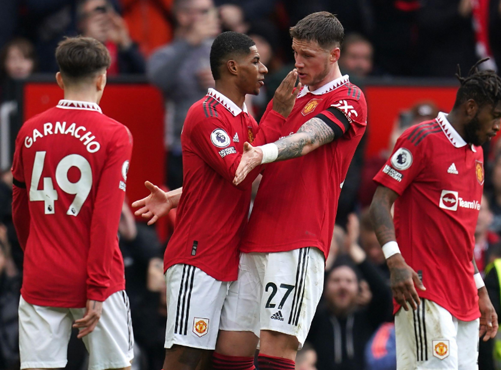 曼联客场大胜巴塞罗那，继续保持不败纪录