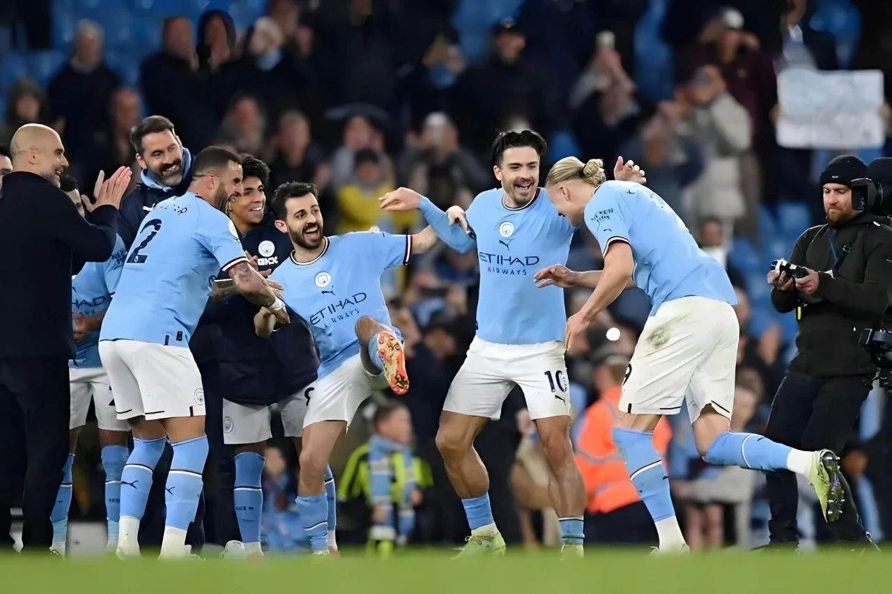 曼联淘汰巴黎圣日耳曼，大比分晋级造福球迷的简单介绍