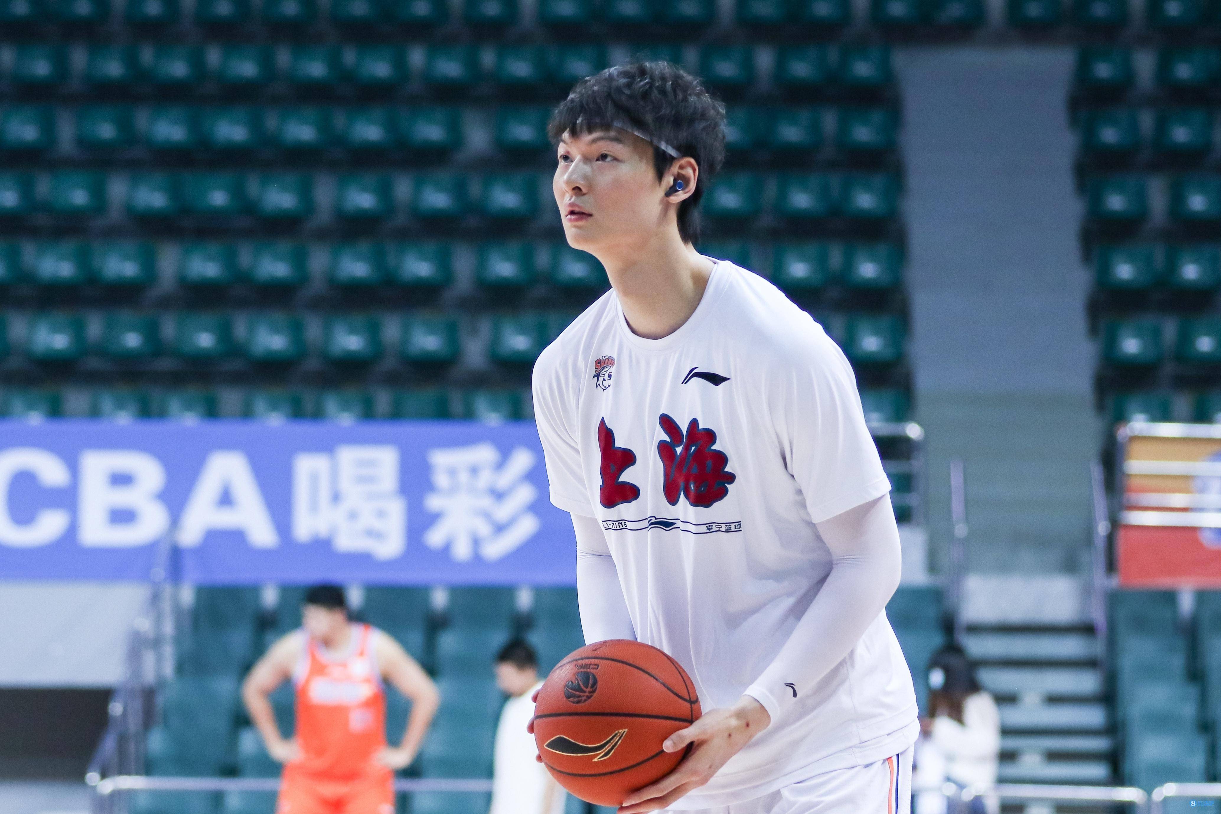 上海男篮成功反弹，赢得关键胜利的简单介绍