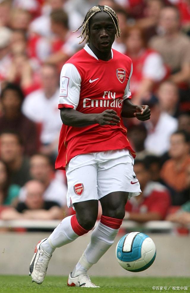 里昂主场轻松获胜，保持主场不败战绩的简单介绍