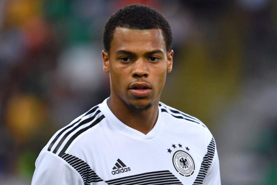 罗马尼亚金童能否在德甲站稳脚跟