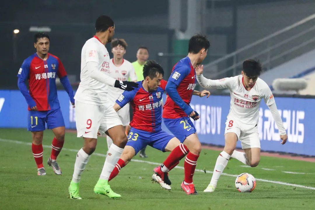 大连人主场负于深圳佳兆业，遭遇连败的简单介绍