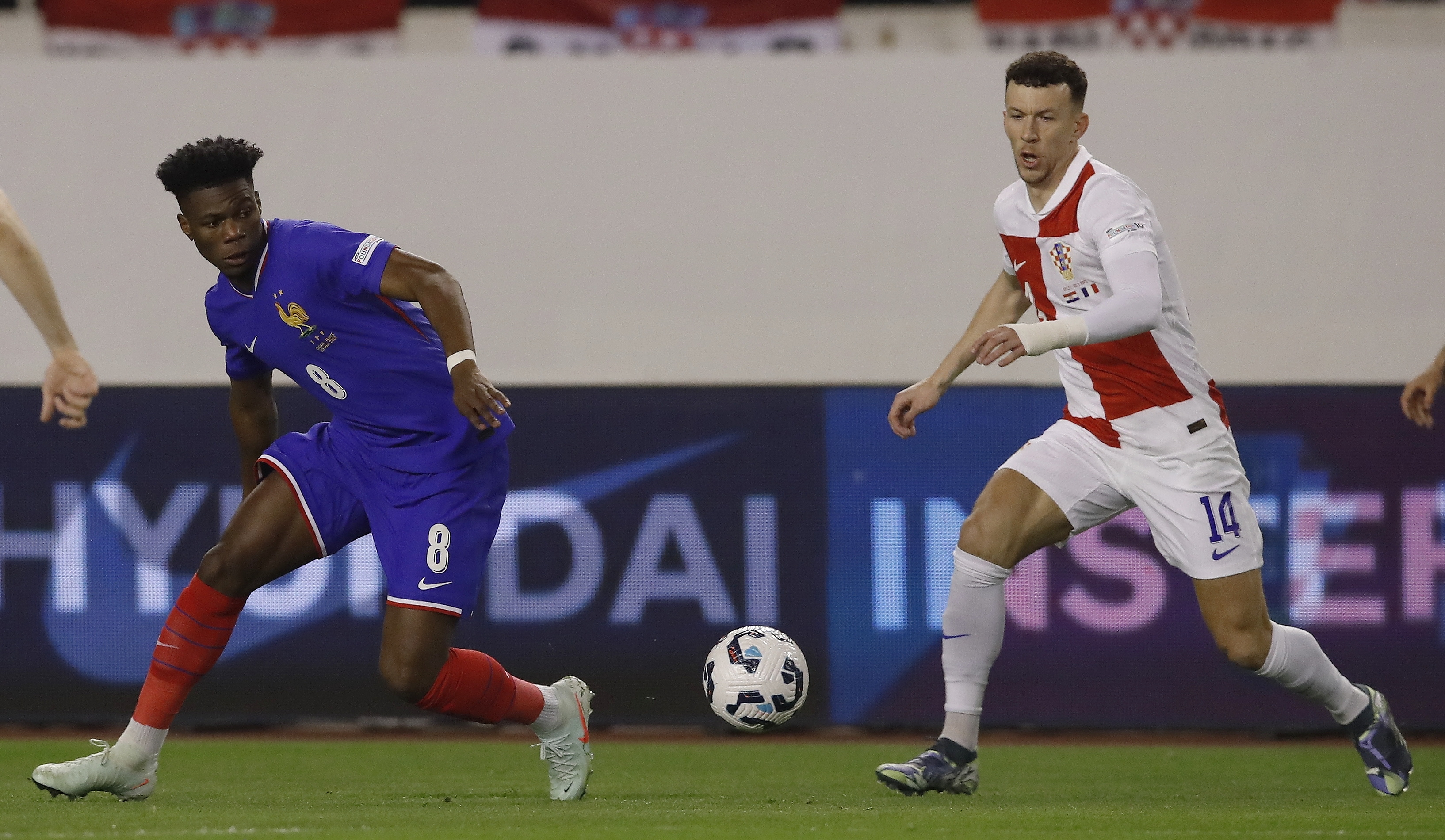 克罗地亚3-0大胜芬兰，成功晋级欧洲杯16强