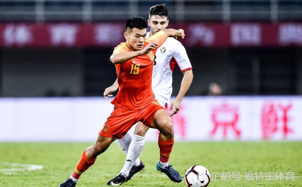 球队士气低迷，急需新帅带领逆袭