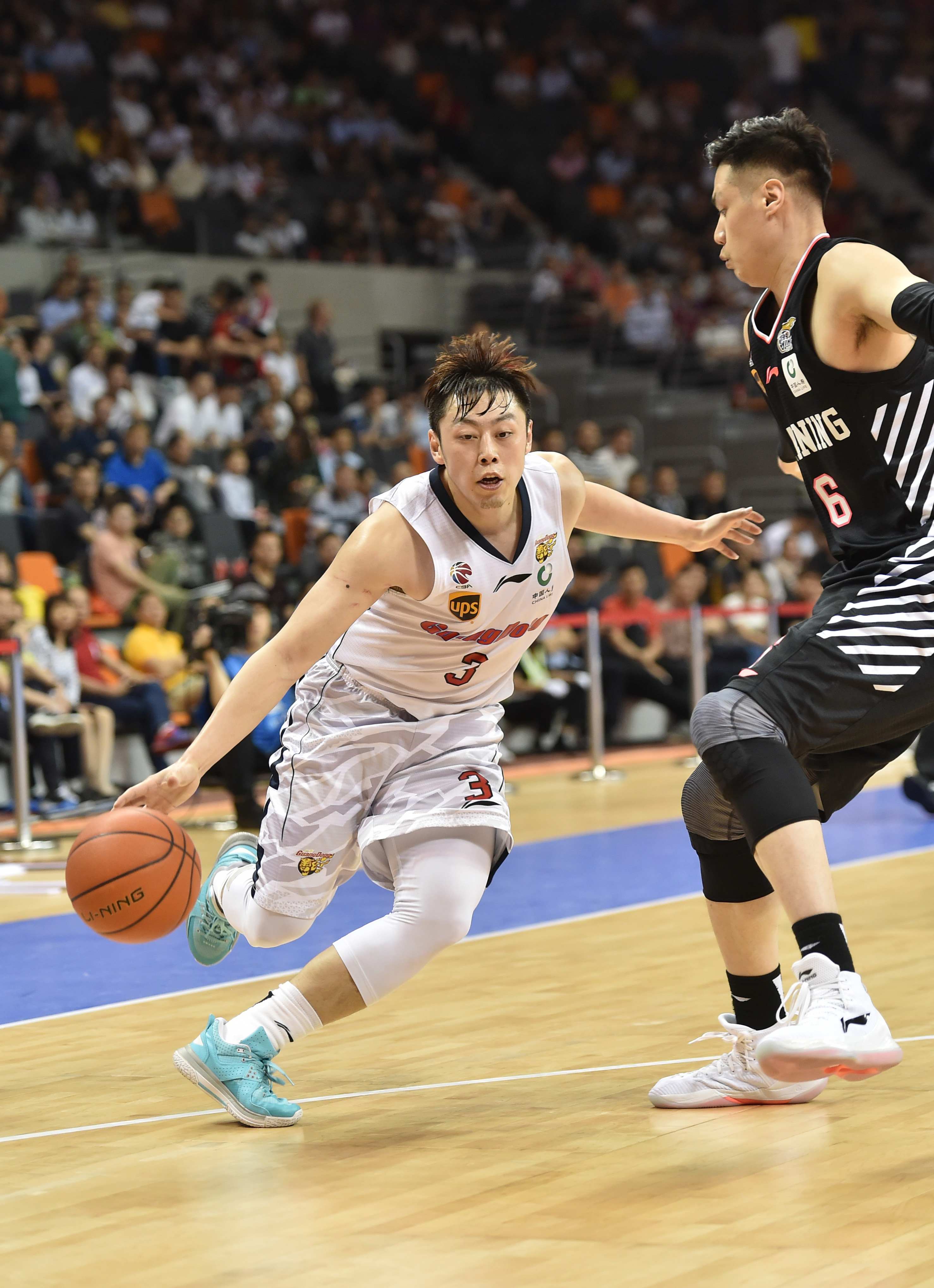 捷克篮球超级联赛半决赛，实力悬殊