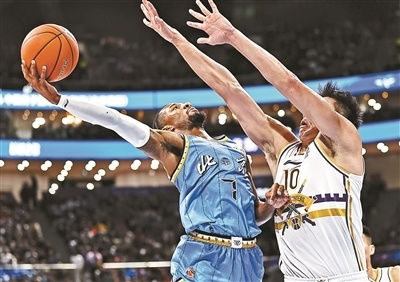 广西男篮大比分胜出，排名大幅上升