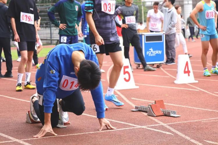 包含爆发力十足！势不可挡的得分手能否领军？的词条