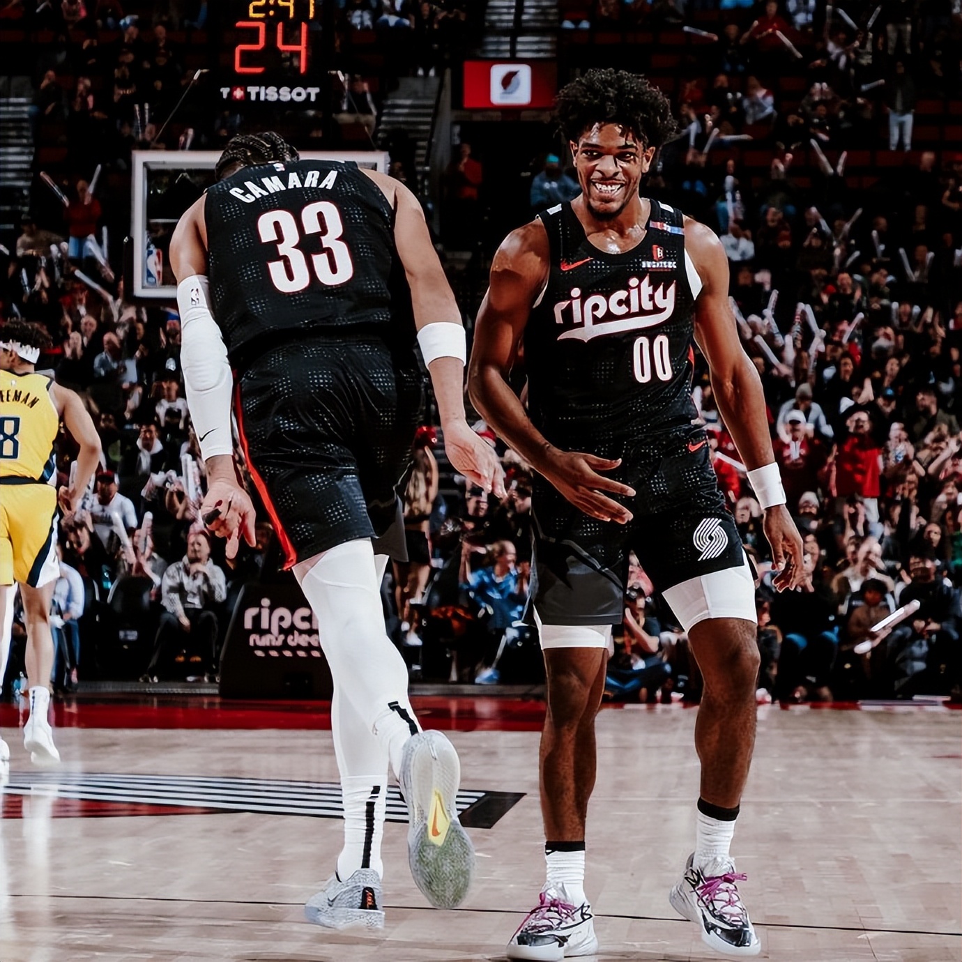 开拓者队战胜灰熊，晋级半决赛