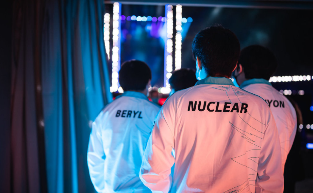 TSM险胜HLE，Canyon操刀奇招英雄翻盘峡谷大战小组赛，引爆全场热议