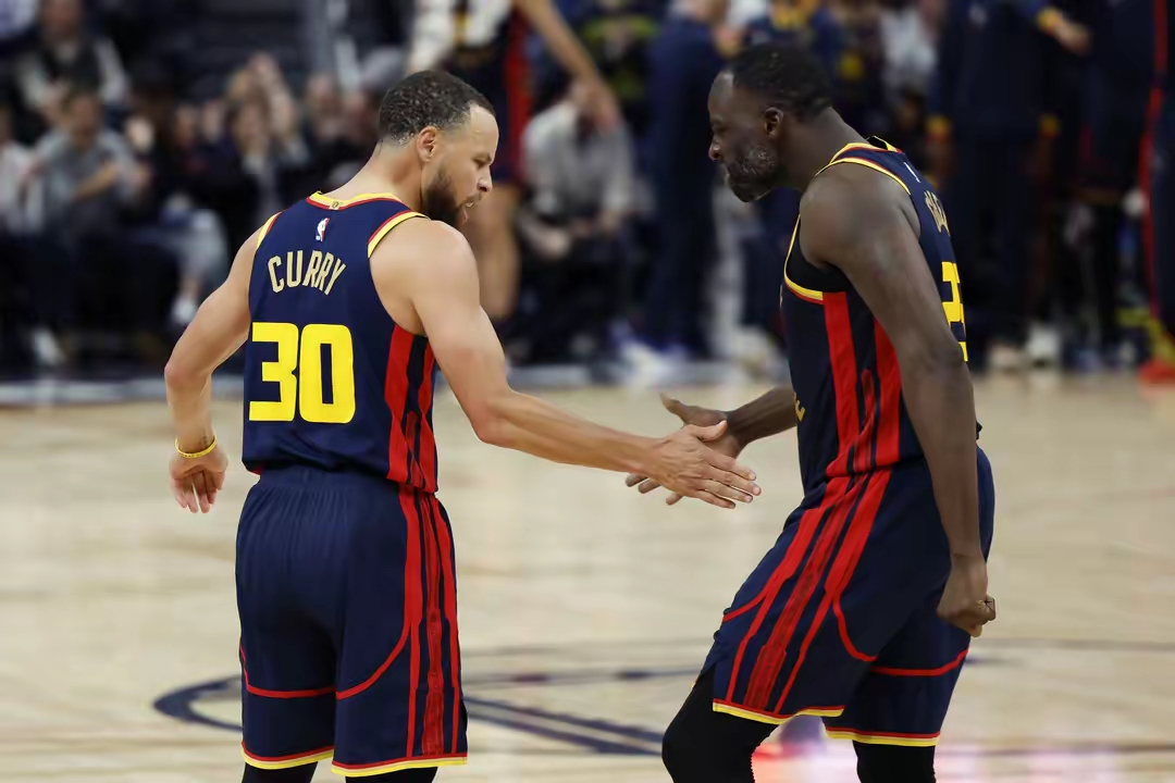 勇士胜开拓者，系列赛3-0领先