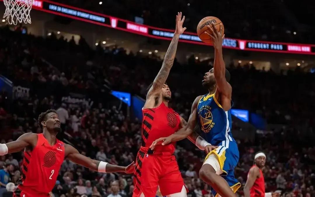 勇士胜开拓者，系列赛3-0领先