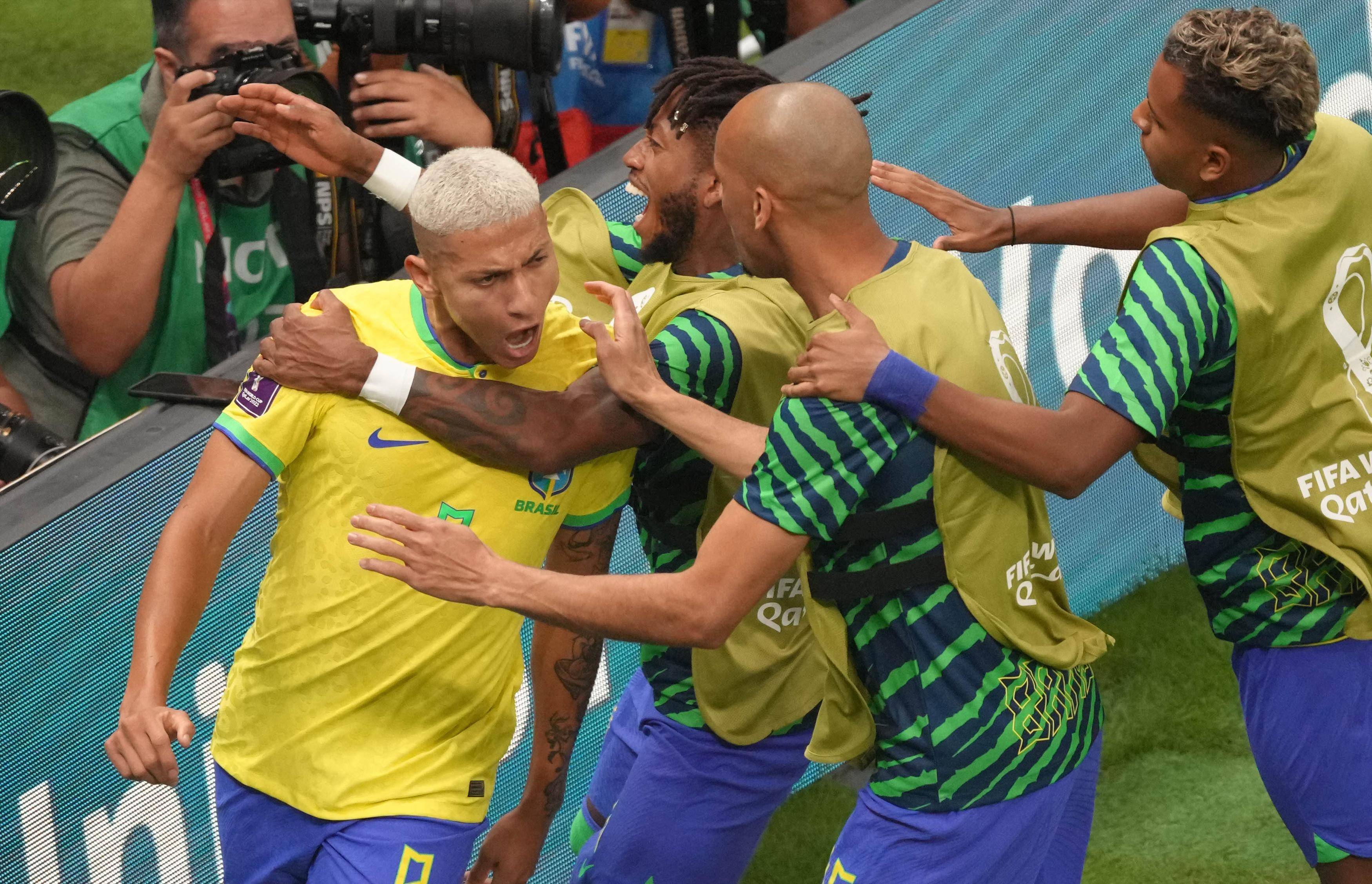 巴西球员在国际比赛中表现抢眼