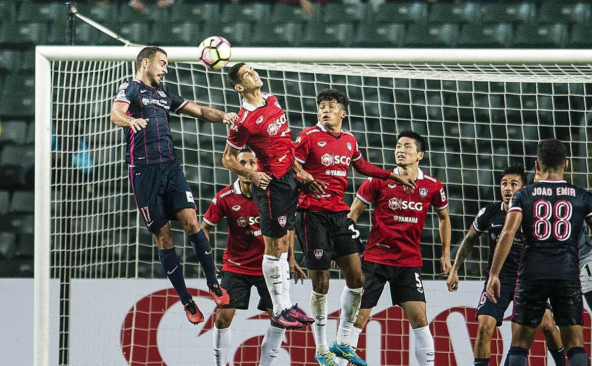 塞维利亚客场胜出，晋级前景看好