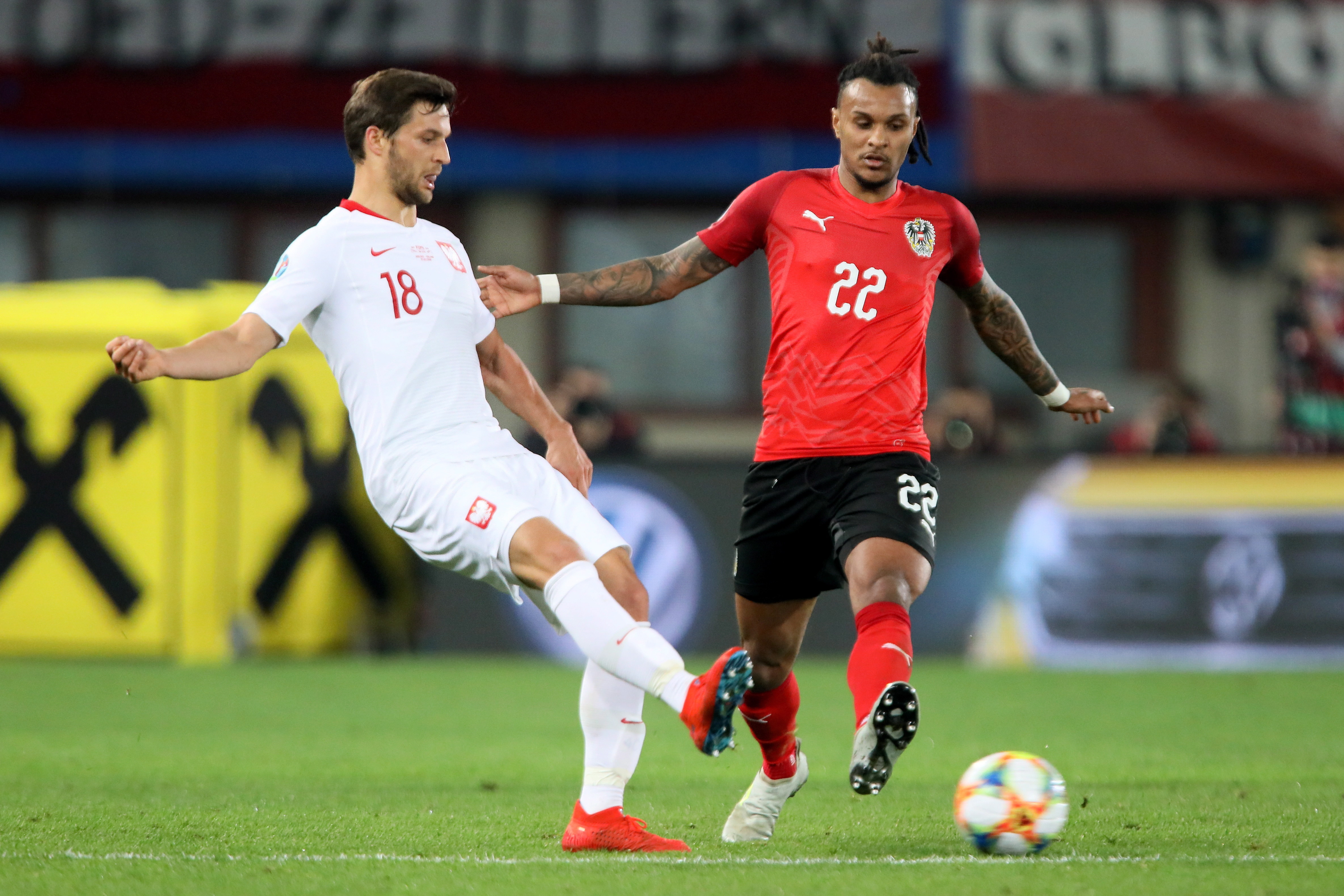 波兰队逆转奥地利队,波尔扛起全队 波兰队逆转奥地利队,波尔扛起全队