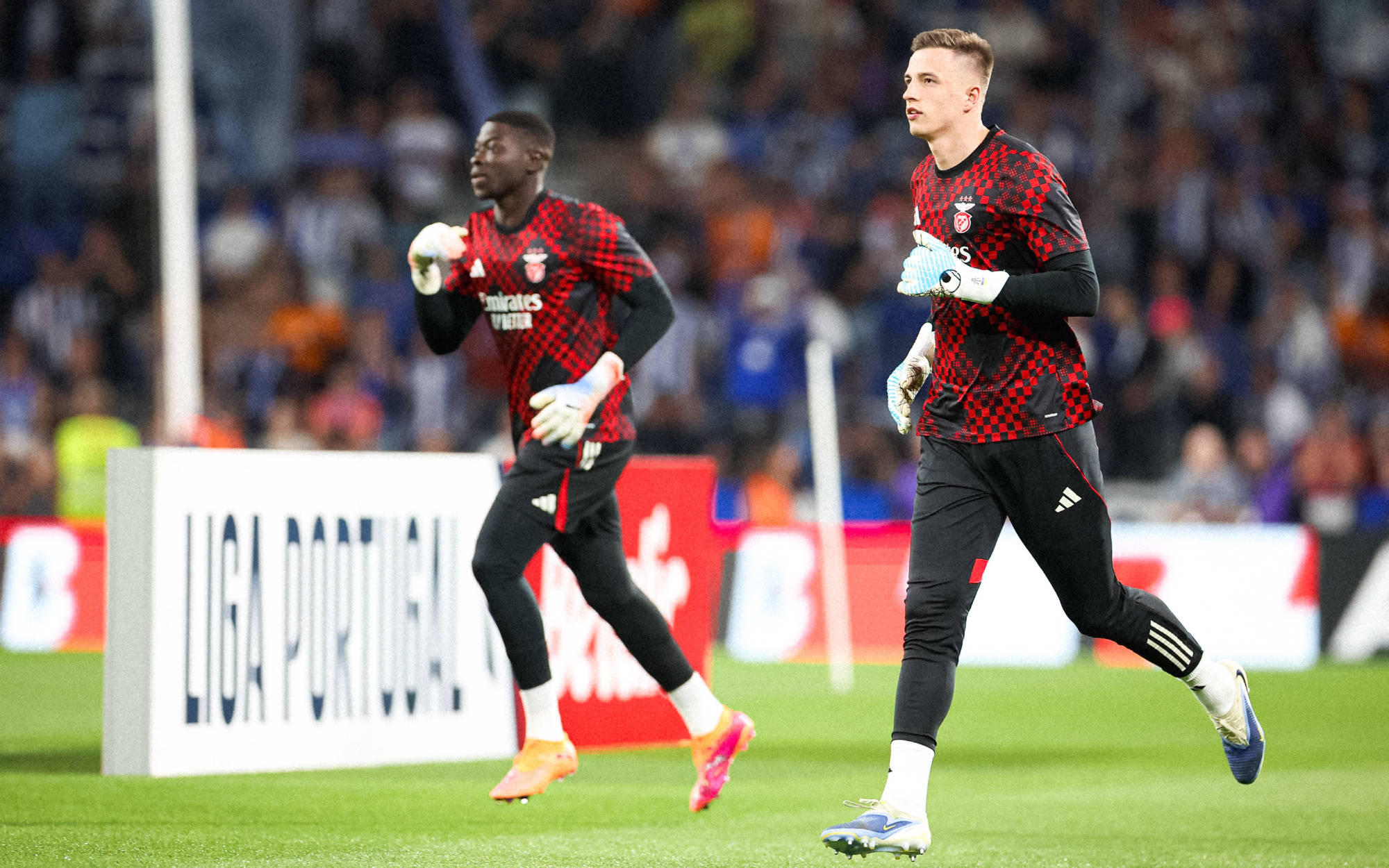 拜仁碾压国际米兰,苏亚雷斯爆发神勇的简单介绍 拜仁碾压国际米兰,苏亚雷斯爆发神勇的简单介绍