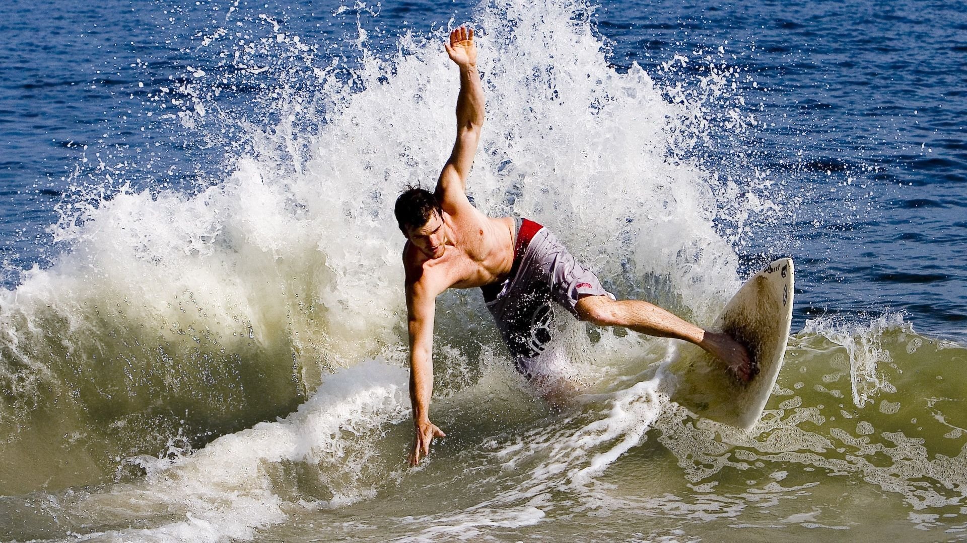 撕裂北非的平衡，点亮东方的绿洲，当摩洛哥的沙暴埋葬仙人掌，孙兴慜的火焰如何成为唯一的星辰